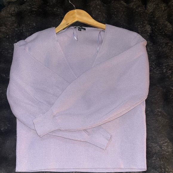 Dynamite Lavender V-Neck Sweater - Picture 4 of 4